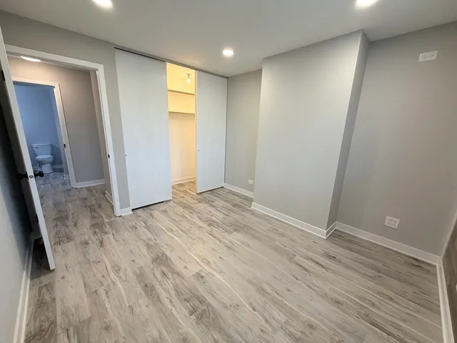 $2,000 | 1460 Stonebridge Circle, Unit G9, Wheaton, IL 60189