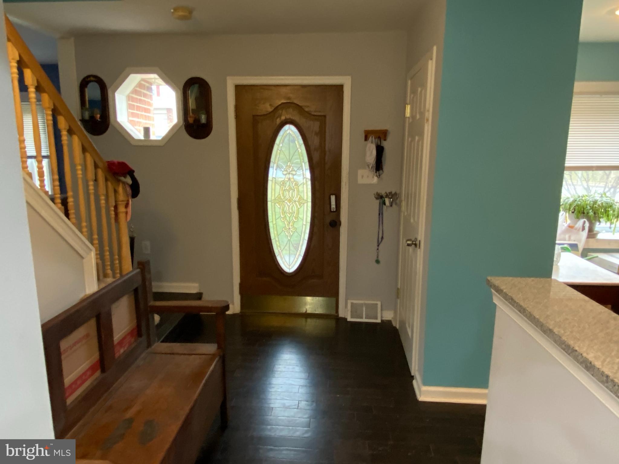 127 Woodstream Road Upper Chichester, PA 19061 - Photo 2 of 25 Front Entrance.