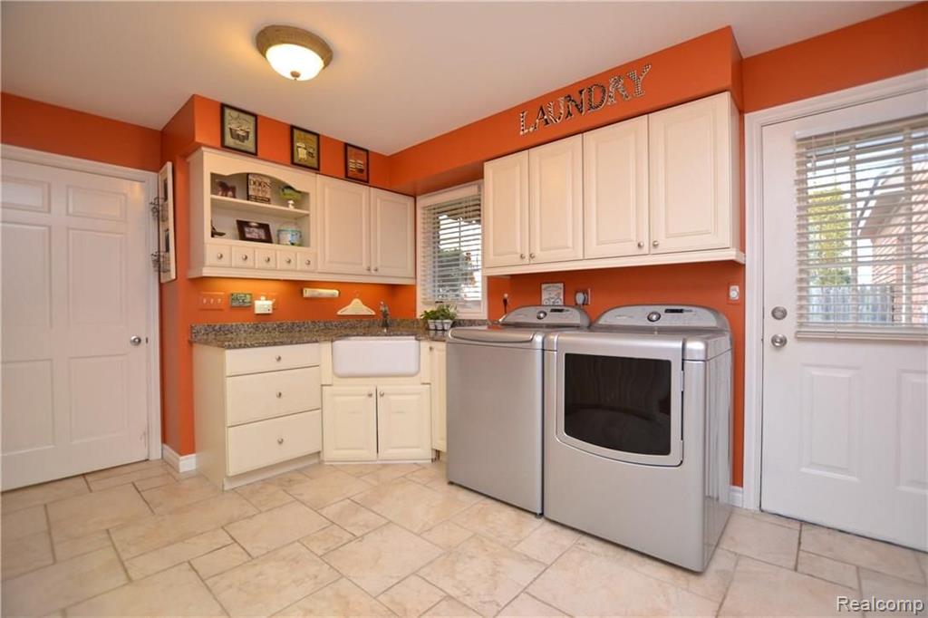 7880 Holcomb Road Clarkston, MI 48348 - Photo 17 of 36