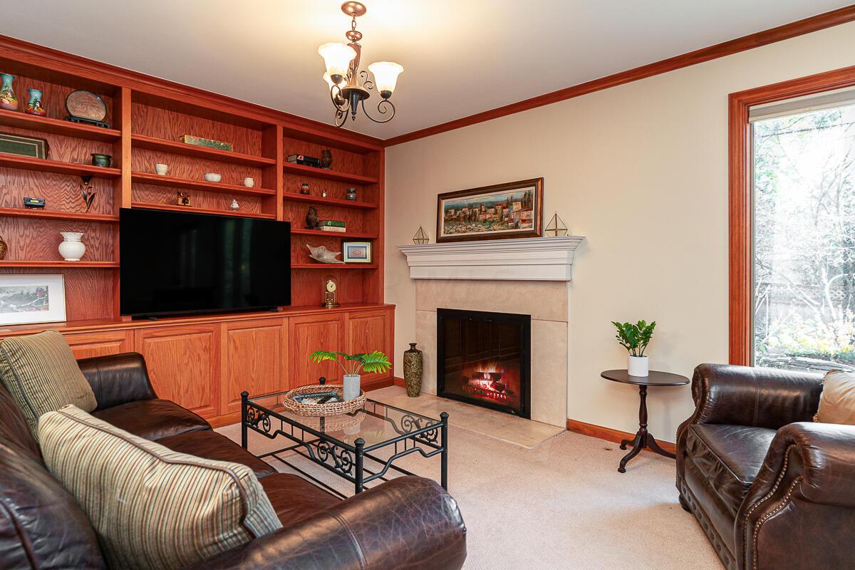 2716 Welsford Road Columbus, OH 43221 - Photo 12 of 46 Open Family Room