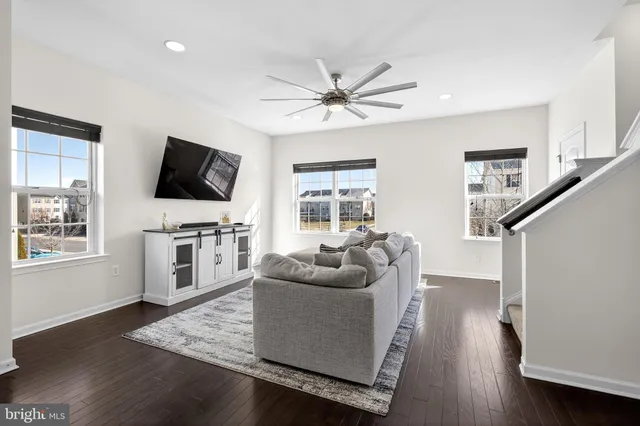 $399,900 | 827 Lissicasey Loop, Middletown, DE 19709