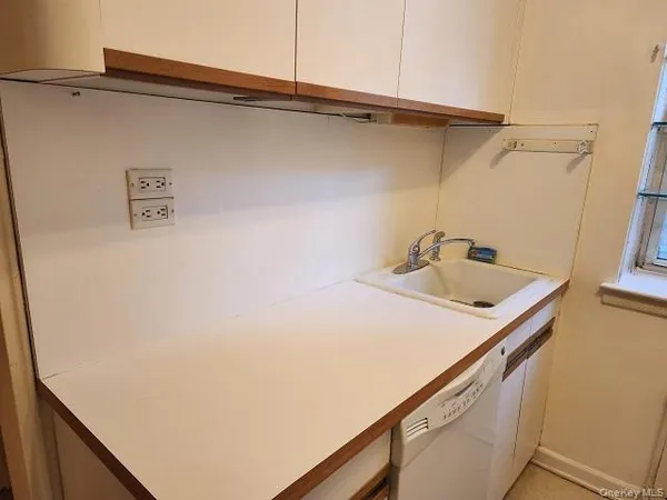 $2,750 | 102-55 67th Drive, Unit LF | Forest Hills Ward