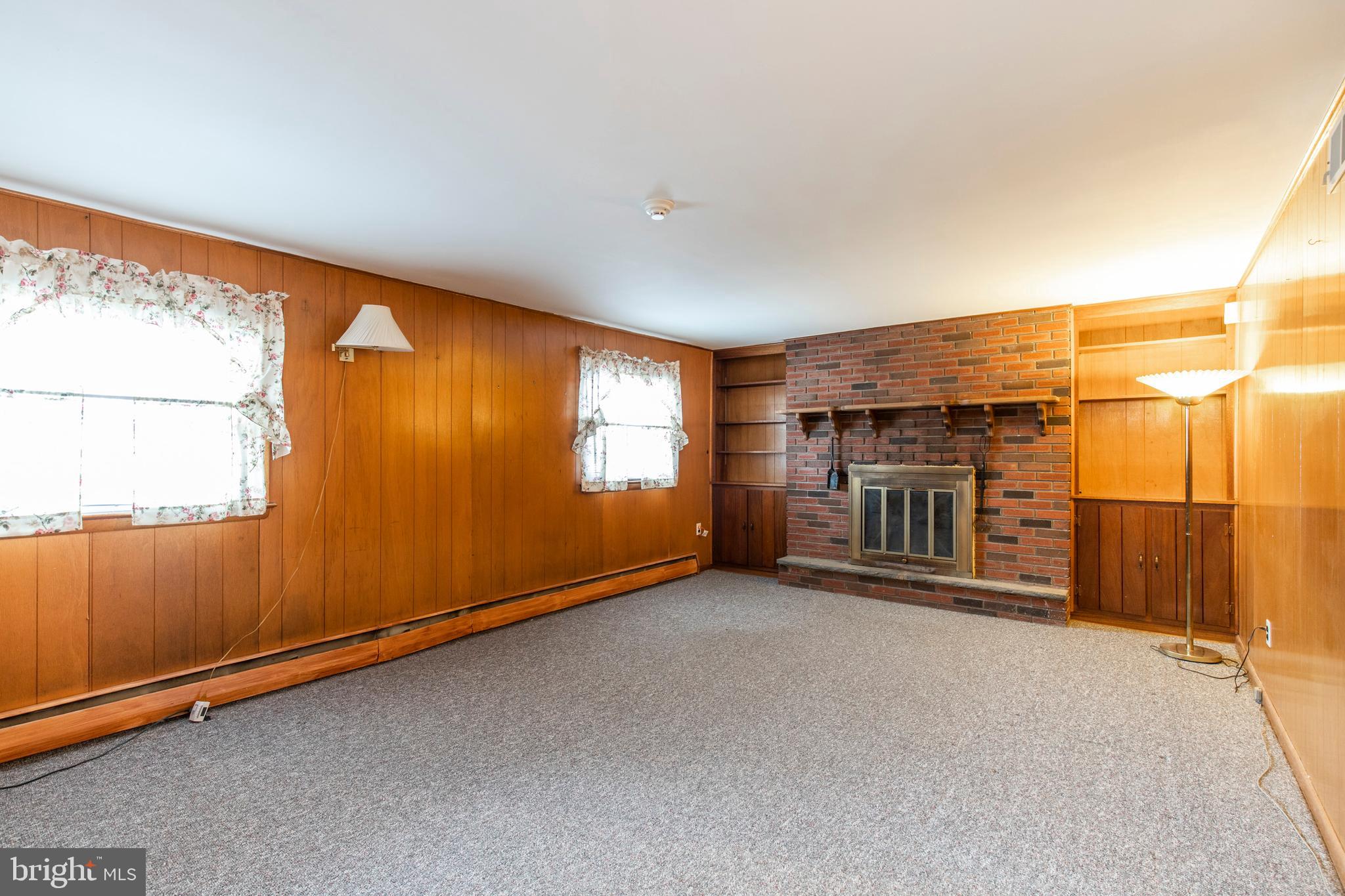 101 James Road Broomall, PA 19008 - Photo 18 of 32 Spacious Family Room