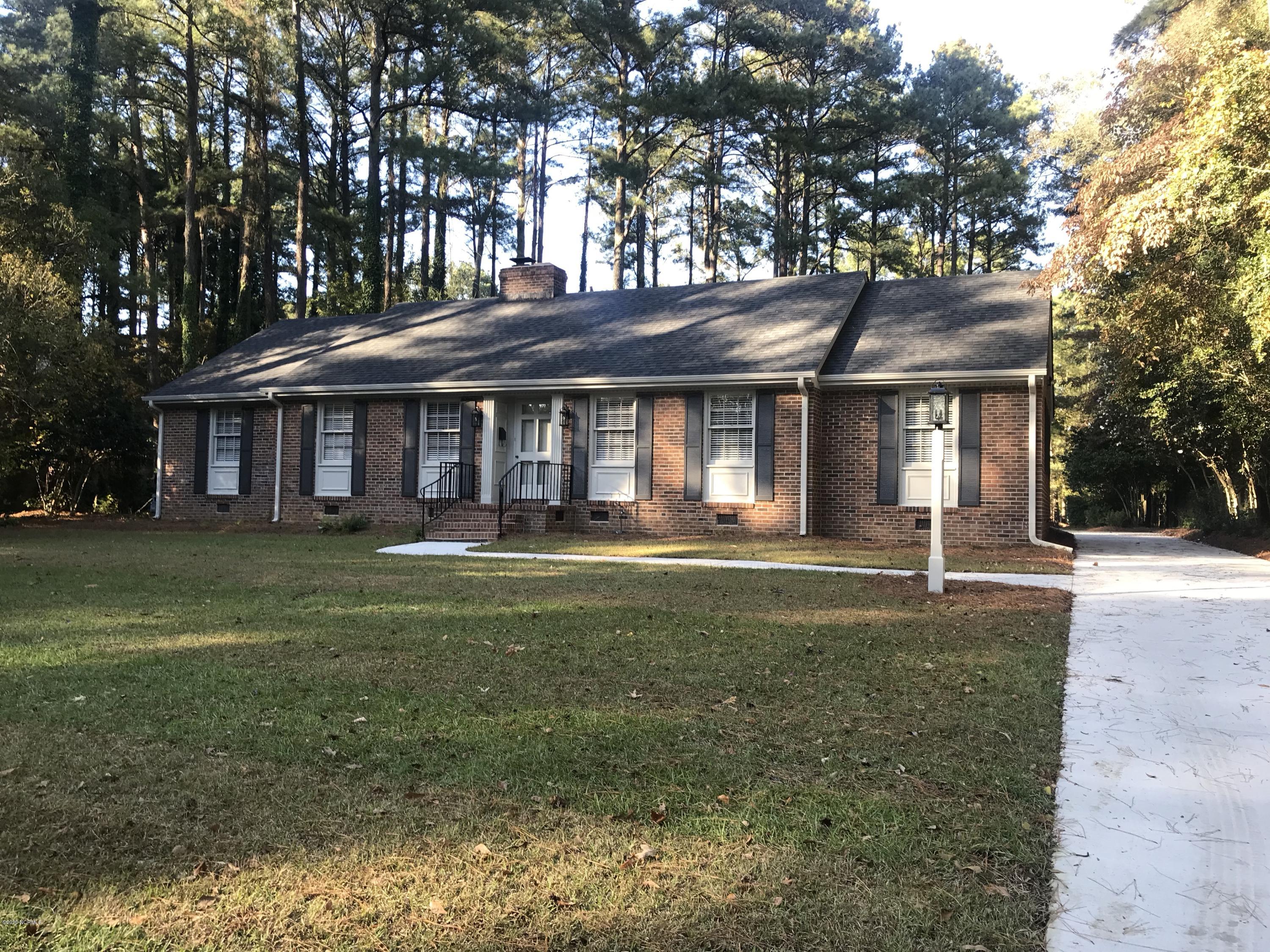 804 Raleigh Rd Parkway West Wilson, NC 27893 - Photo 2 of 35 NEW DRIVEWAY & WALKWAY