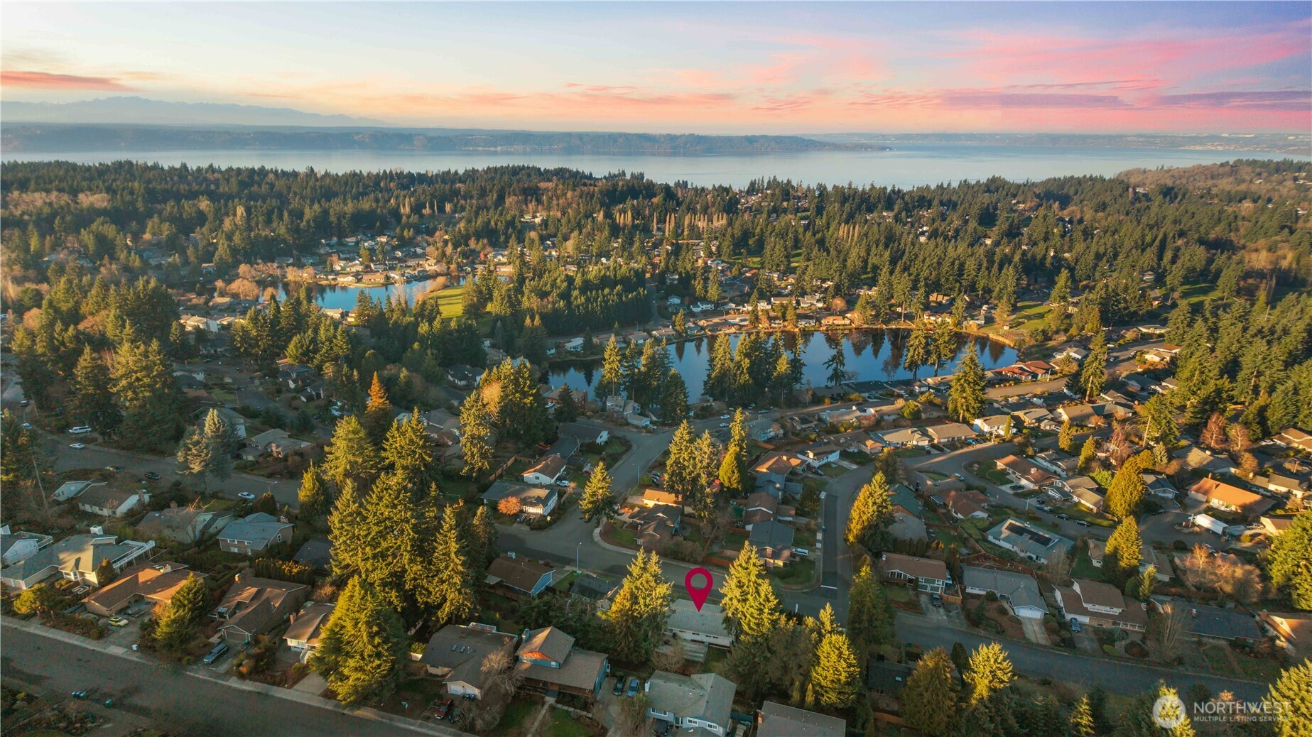 3907 Southwest 328th Street Federal Way, WA 98023 - Photo 35 of 40 a view of city and mountain