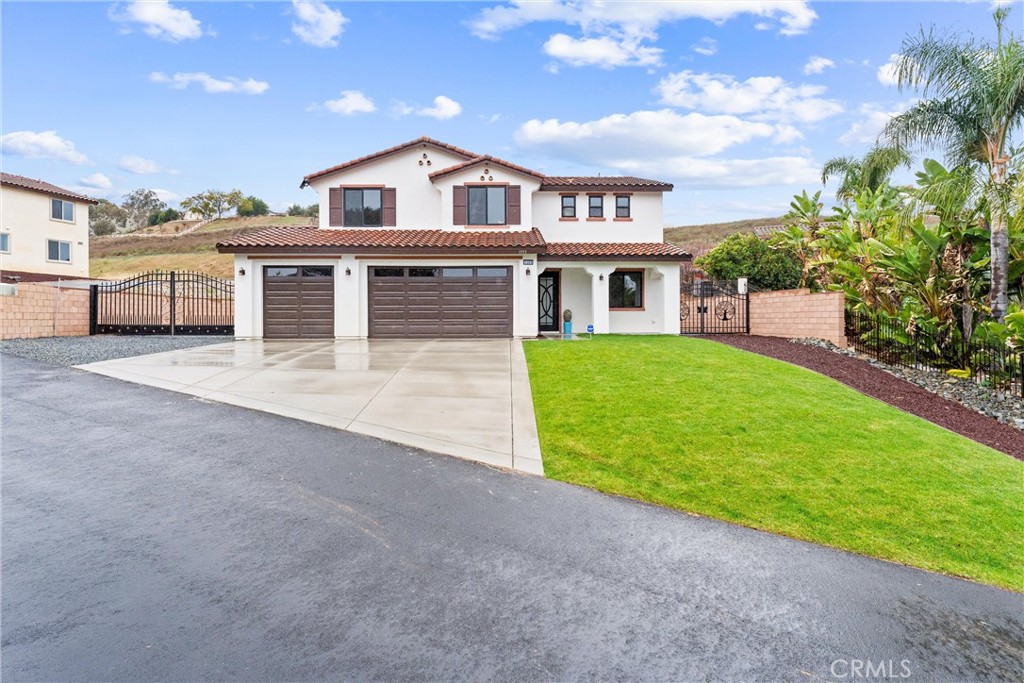 1993 Lyon Avenue Riverside, CA 92503 - Photo 4 of 61 a front view of a house with yard