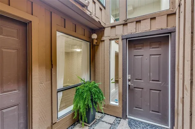 $2,499 | 3112 Pin Oak Court, Farmers Branch, TX 75234