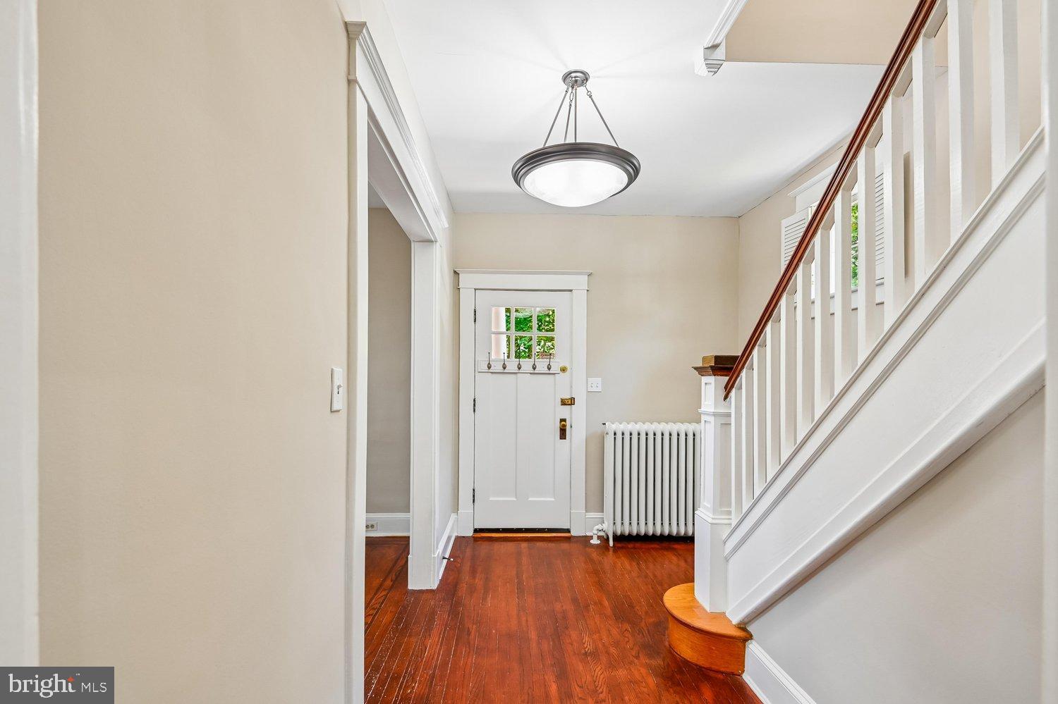 5306 Wendley Road Baltimore, MD 21229 - Photo 31 of 44 Entry Foyer