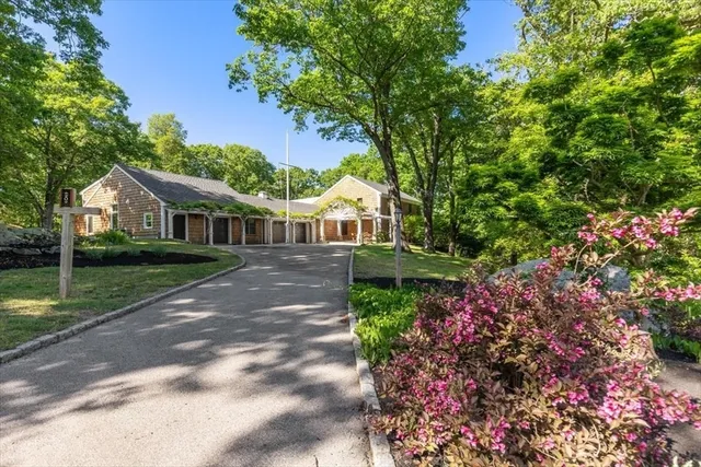 $2,850,000 | 8 Evergreen Lane, Hingham, MA 02043