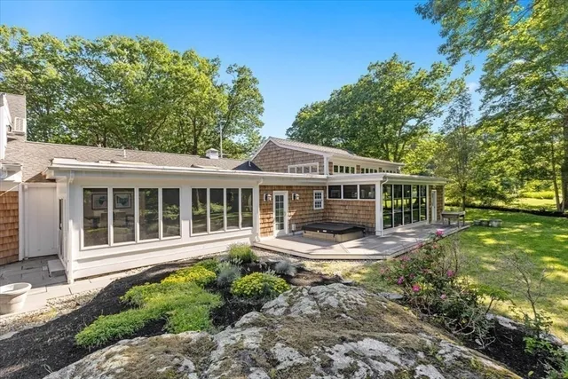 $2,850,000 | 8 Evergreen Lane, Hingham, MA 02043