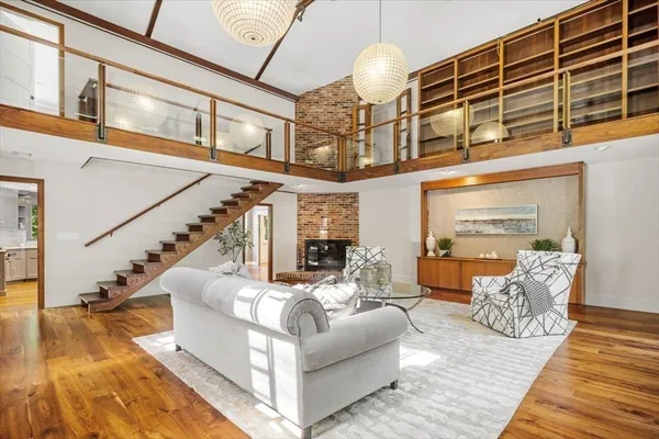 $2,850,000 | 8 Evergreen Lane, Hingham, MA 02043