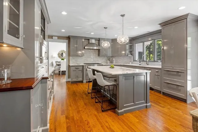 $2,850,000 | 8 Evergreen Lane, Hingham, MA 02043