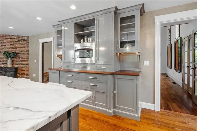 $2,850,000 | 8 Evergreen Lane, Hingham, MA 02043