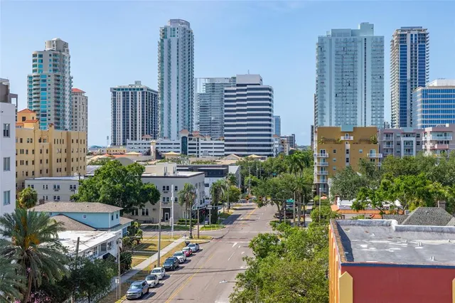 $3,750 | 205 5th Avenue North, Unit 301, St. Petersburg, FL 33701