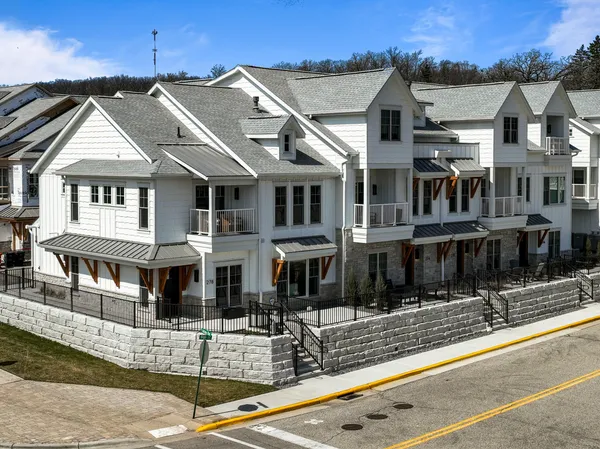 $1,765,000 | 278 High Street, Unit 9, Fontana, WI 53125