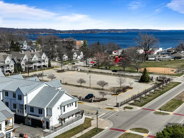 $1,765,000 | 278 High Street, Unit 9, Fontana, WI 53125