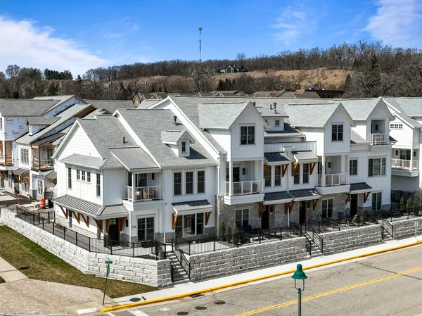 $1,765,000 | 278 High Street, Unit 9, Fontana, WI 53125