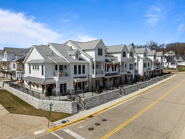$1,765,000 | 278 High Street, Unit 9, Fontana, WI 53125