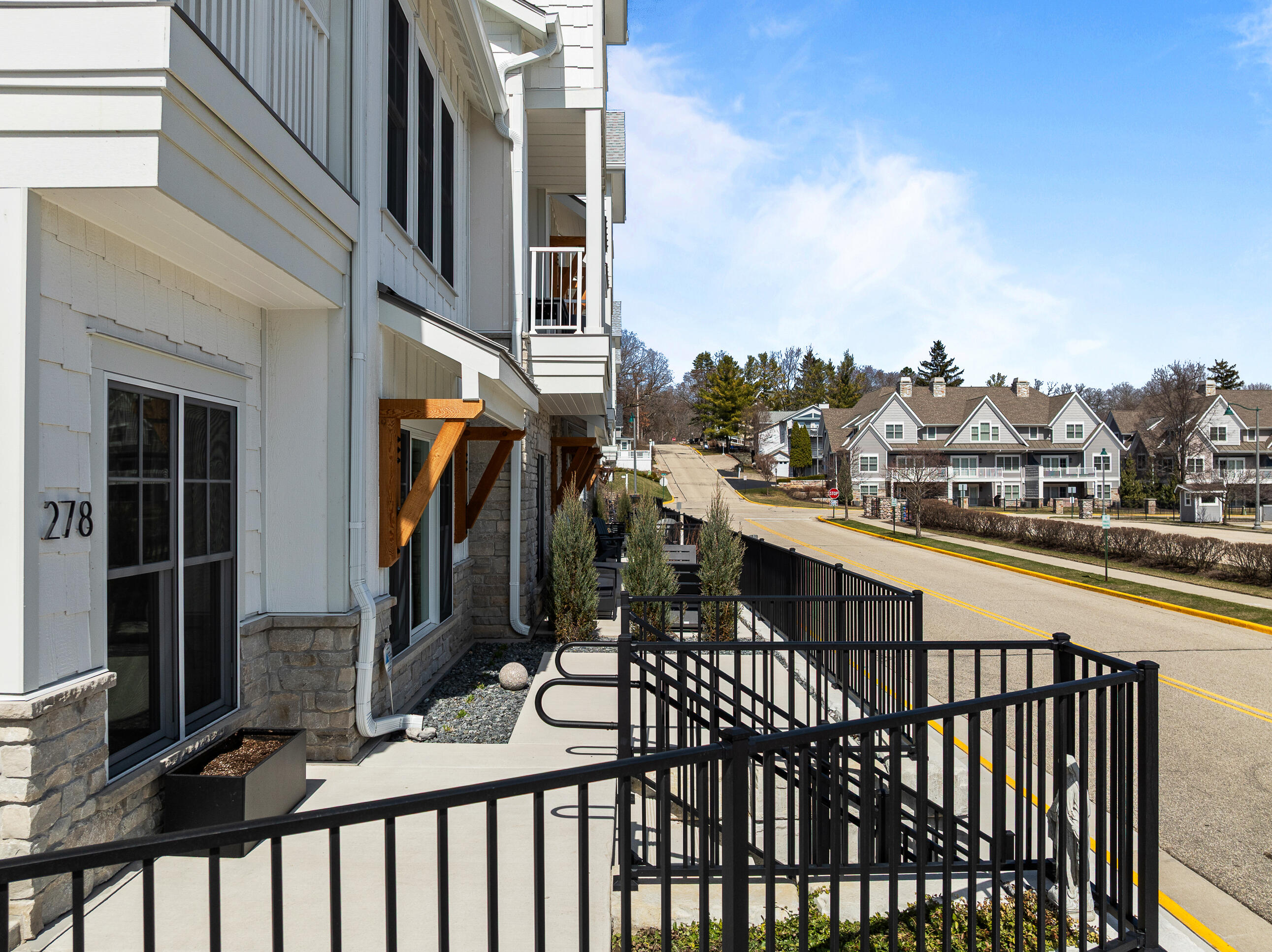 278 High Street, Unit 9 Fontana, WI 53125 - Photo 107 of 115 278 High St-17