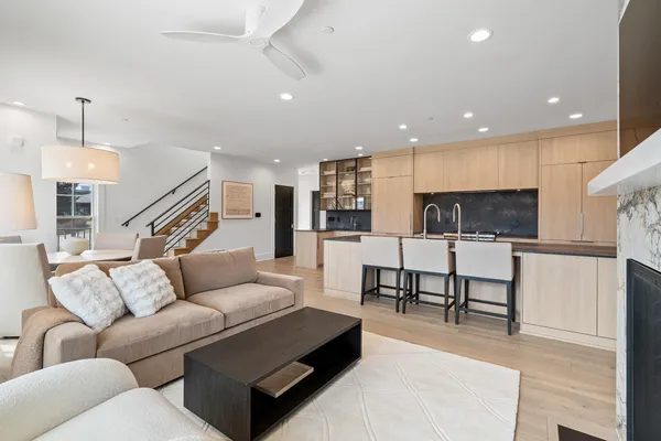 $1,765,000 | 278 High Street, Unit 9, Fontana, WI 53125