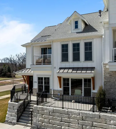 $1,765,000 | 278 High Street, Unit 9, Fontana, WI 53125