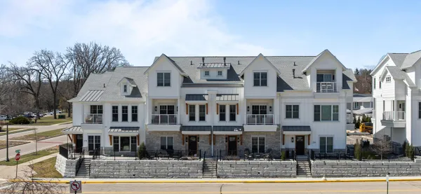 $1,765,000 | 278 High Street, Unit 9, Fontana, WI 53125