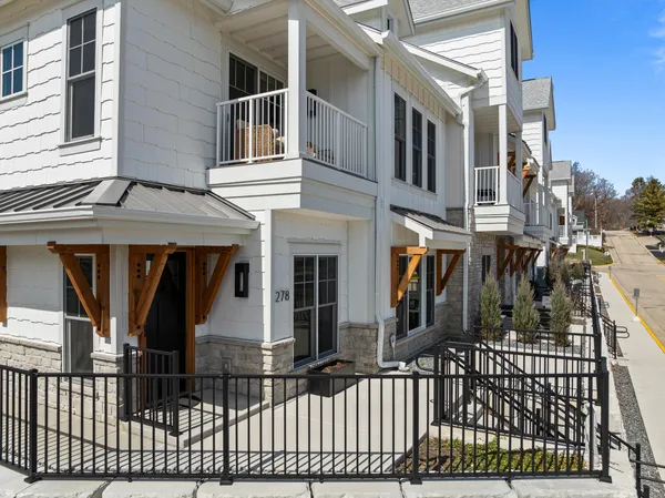 $1,765,000 | 278 High Street, Unit 9, Fontana, WI 53125