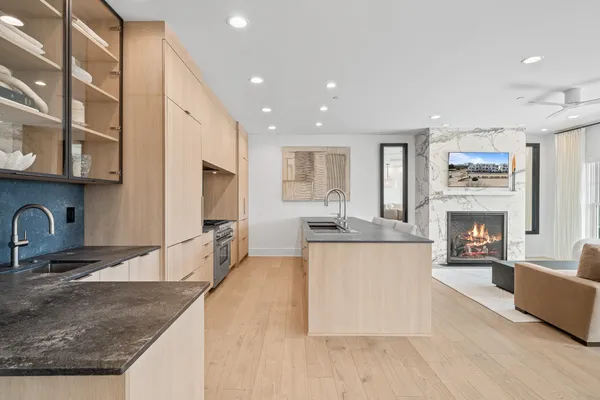 $1,765,000 | 278 High Street, Unit 9, Fontana, WI 53125