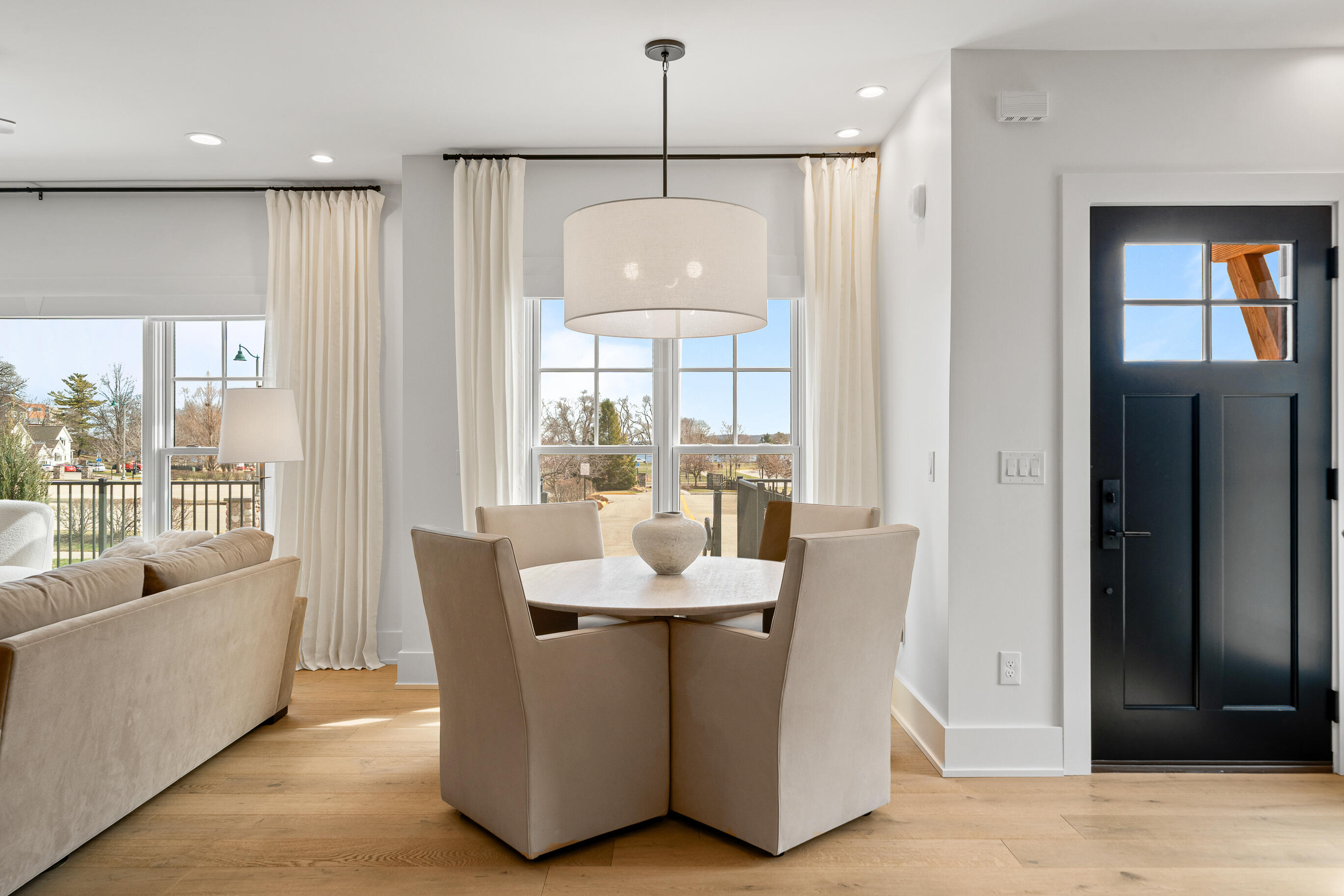 278 High Street, Unit 9 Fontana, WI 53125 - Photo 19 of 110 Custom Window Treatments