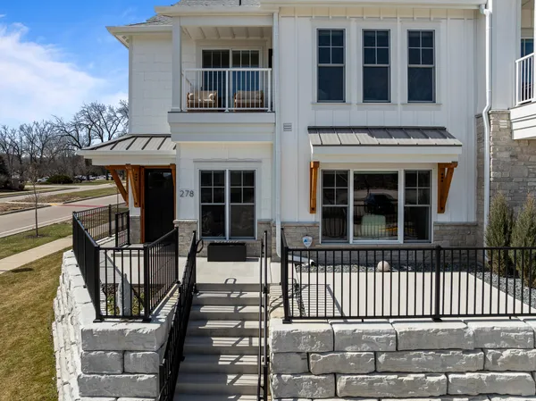 $1,765,000 | 278 High Street, Unit 9, Fontana, WI 53125