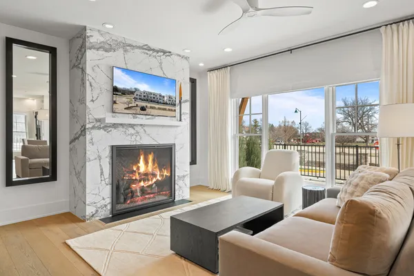 $1,765,000 | 278 High Street, Unit 9, Fontana, WI 53125