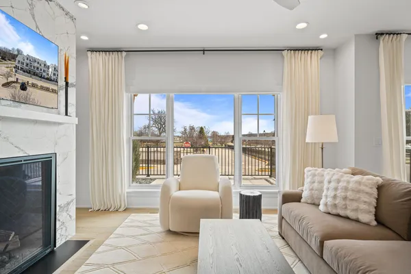 $1,765,000 | 278 High Street, Unit 9, Fontana, WI 53125