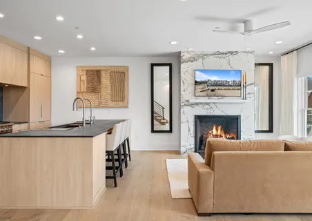 $1,765,000 | 278 High Street, Unit 9, Fontana, WI 53125
