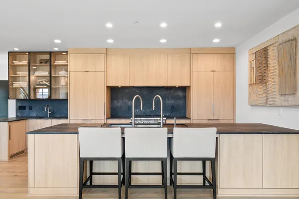 $1,765,000 | 278 High Street, Unit 9, Fontana, WI 53125