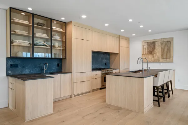 $1,765,000 | 278 High Street, Unit 9, Fontana, WI 53125