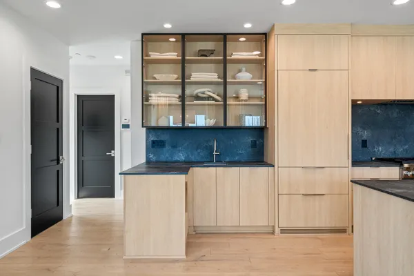 $1,765,000 | 278 High Street, Unit 9, Fontana, WI 53125