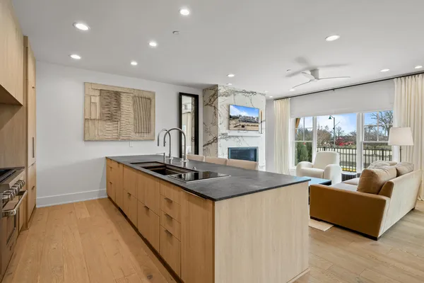 $1,765,000 | 278 High Street, Unit 9, Fontana, WI 53125