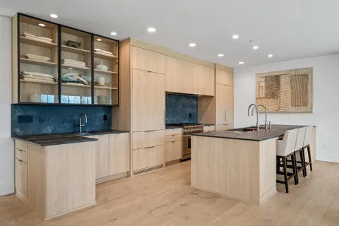 $1,765,000 | 278 High Street, Unit 9, Fontana, WI 53125
