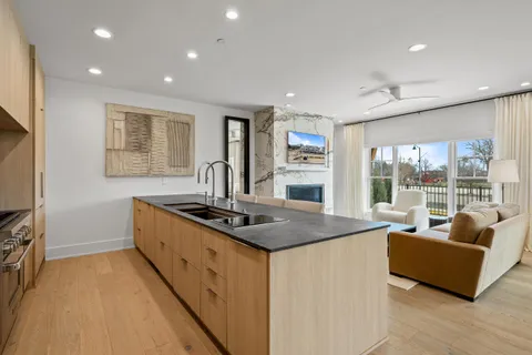 $1,765,000 | 278 High Street, Unit 9, Fontana, WI 53125
