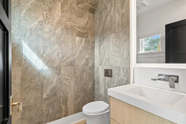 $1,765,000 | 278 High Street, Unit 9, Fontana, WI 53125