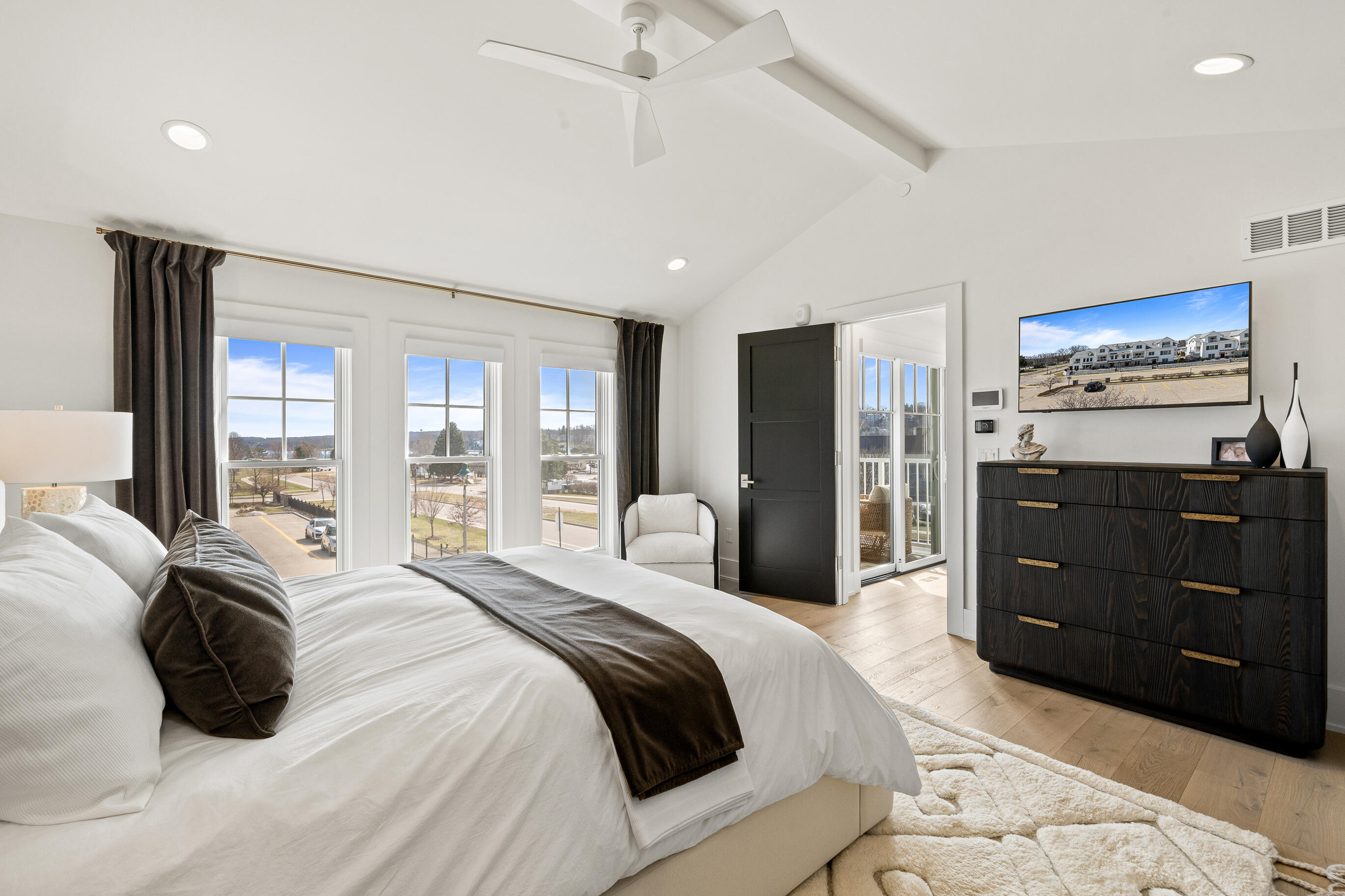 278 High Street, Unit 9 Fontana, WI 53125 - Photo 44 of 111 Narural Light Flows In