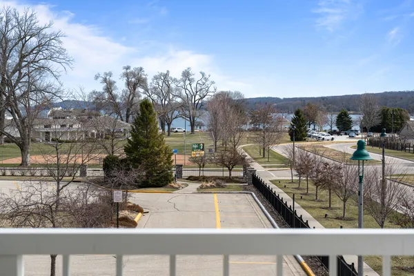 $1,765,000 | 278 High Street, Unit 9, Fontana, WI 53125