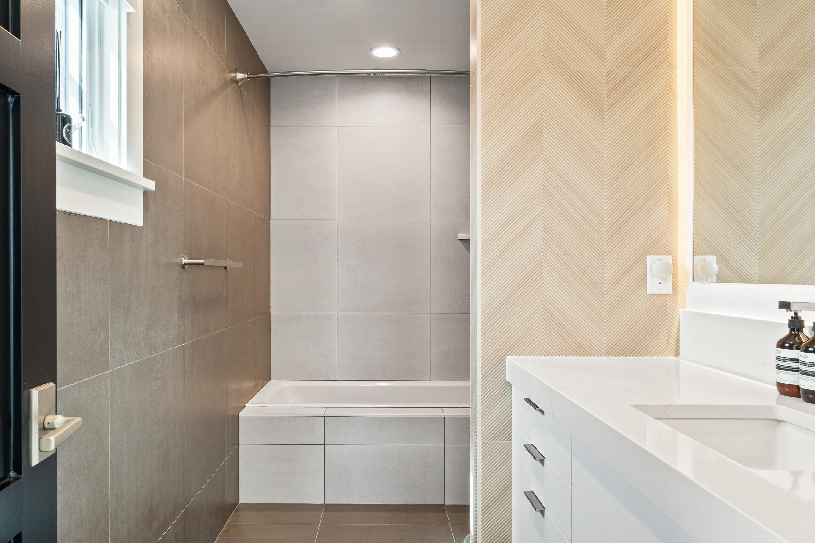 278 High Street, Unit 9 Fontana, WI 53125 - Photo 77 of 111 Custom Tiling