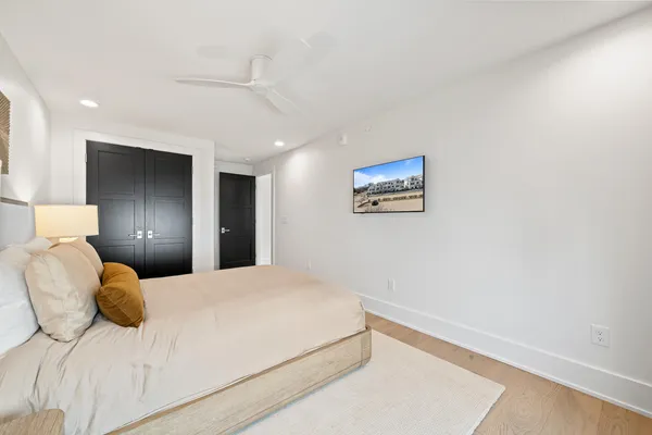 $1,765,000 | 278 High Street, Unit 9, Fontana, WI 53125