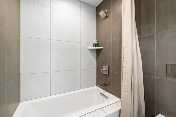 $1,765,000 | 278 High Street, Unit 9, Fontana, WI 53125