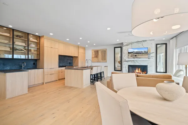 $1,765,000 | 278 High Street, Unit 9, Fontana, WI 53125