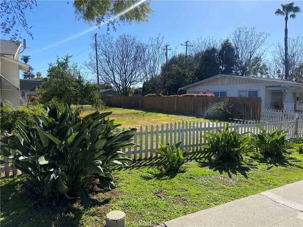 $4,500 | 500 West 3rd Street, Tustin, CA 92780