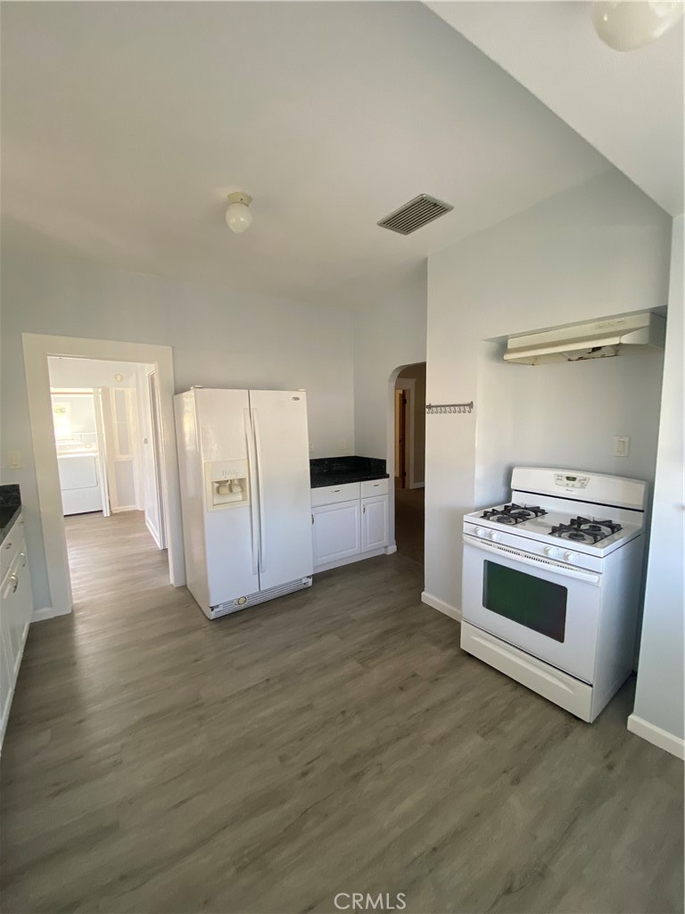 500 West 3rd Street Tustin, CA 92780 - Photo 3 of 14