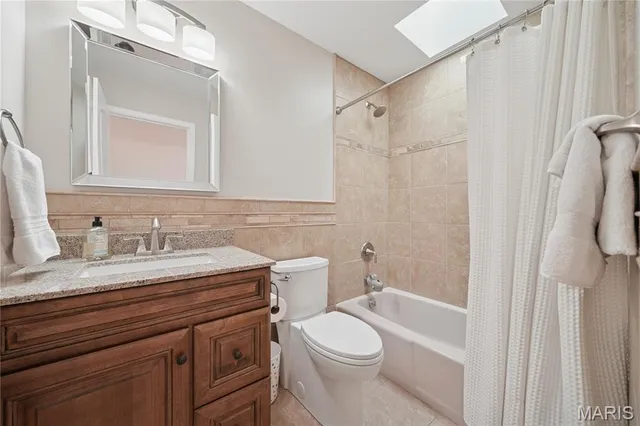 $525,000 | 323 Algonquin Drive, Ballwin, MO 63011