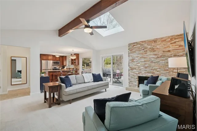 $525,000 | 323 Algonquin Drive, Ballwin, MO 63011